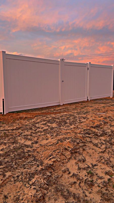 Vinyl fence 