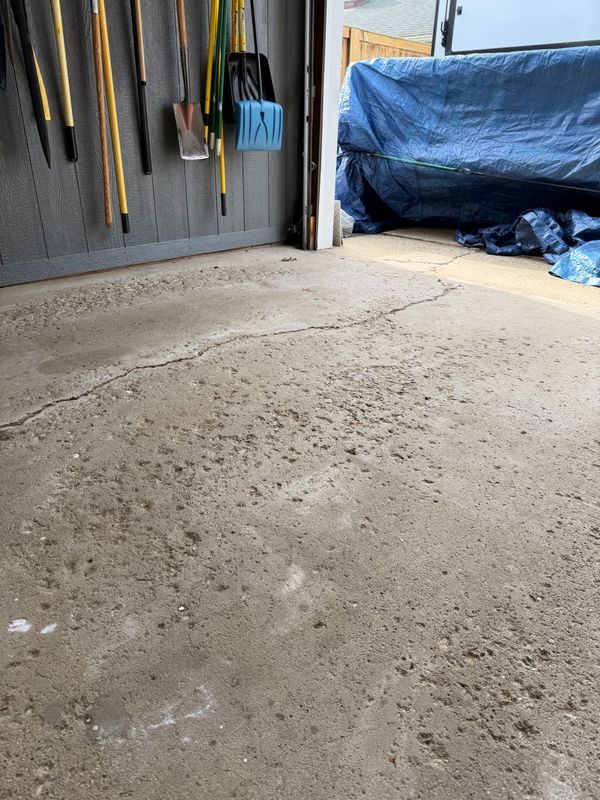 Transforming Surfaces: Lakeside's Durable Garage Floor Resurfacing