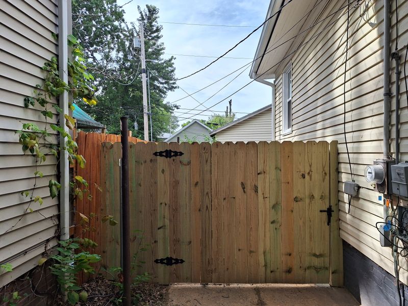 Wood privacy