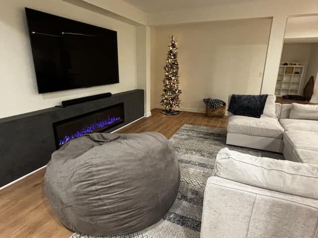 Living Rooms & Lounges