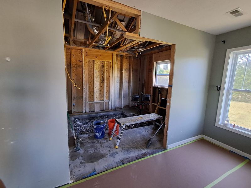 Tunnel's To Towers - ADA Compliant, Deck and Bath