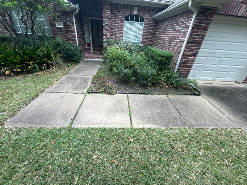 Revitalizing Lake Colony: Power Pressure Wash's Concrete Cleansing Triumph in Missouri City
