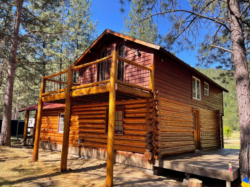 Log Home Staining in Montana