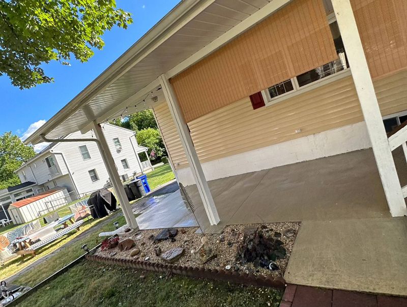 Driveway and Sidewalk Cleaning