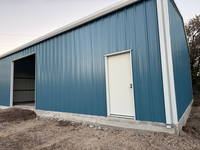 Weatherford's Custom Touch: BCS Construction's Stunning Hawaiian Blue & Polar White Transformation