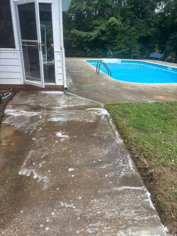 Driveway and Sidewalk Cleaning