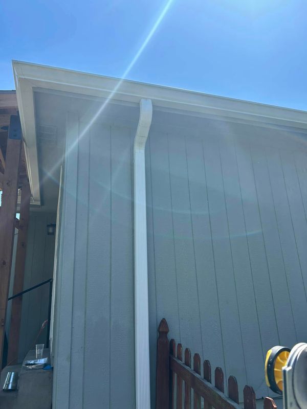 Gutter Cleaning & Maintenance