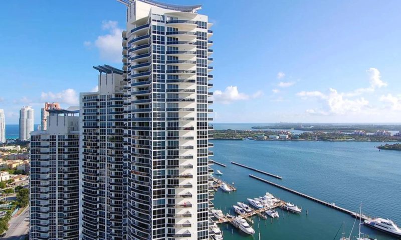 Stunning Coastal Transformation: Vinicio Painting's Masterful Condo Revamp in Bal Harbour, FL