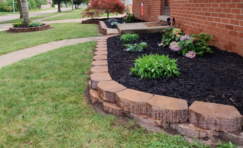 Retaining Wall & Paver Pilar Design & Construction