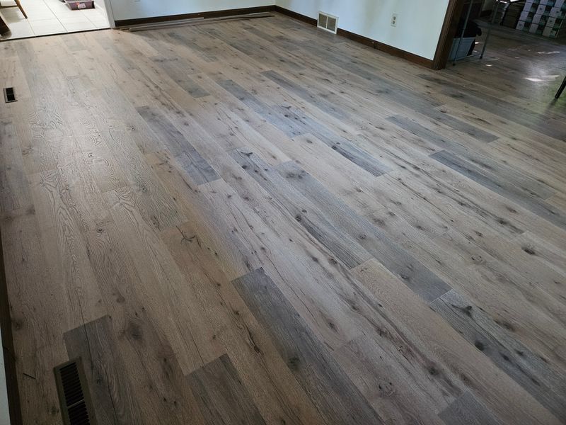 Laminate plank flooring