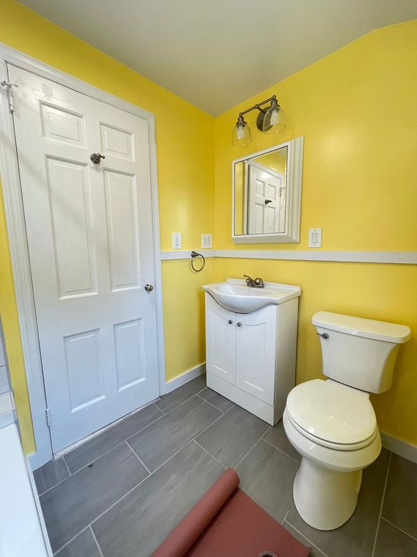 Jennifer Diaz - Upstairs Bathroom