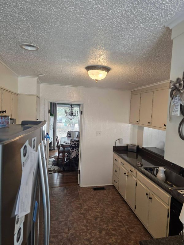 Kitchen and Cabinet Refinishing