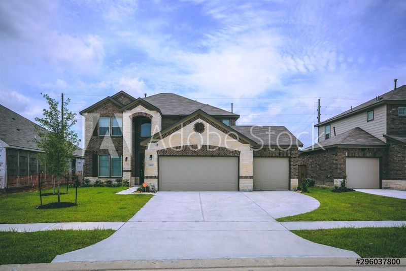 Driveway & Sidewalk Cleaning
