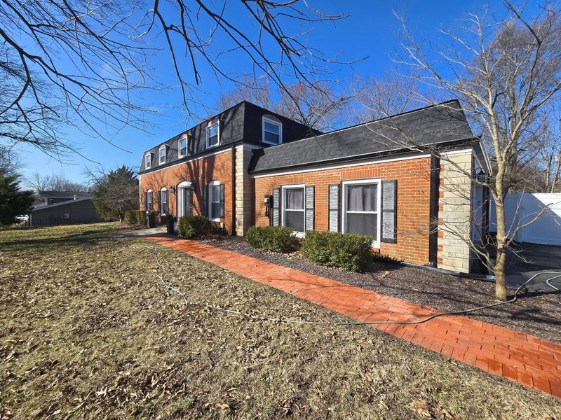 Driveway & Sidewalk Cleaning