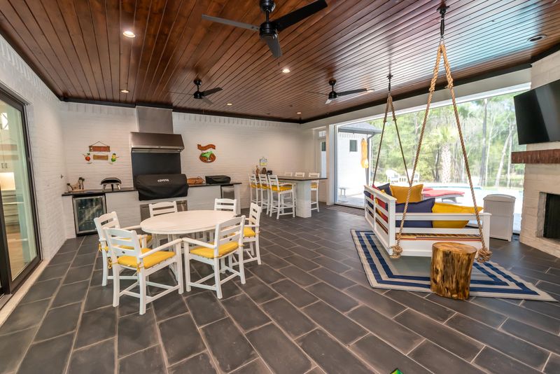 Outdoor Kitchen