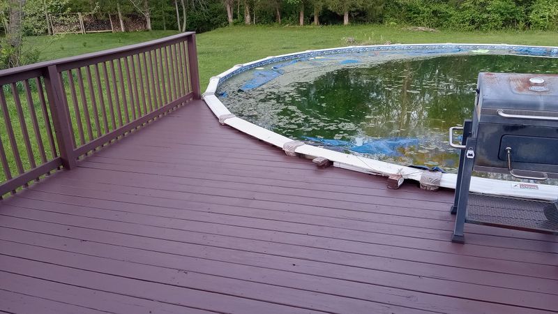 DECKS