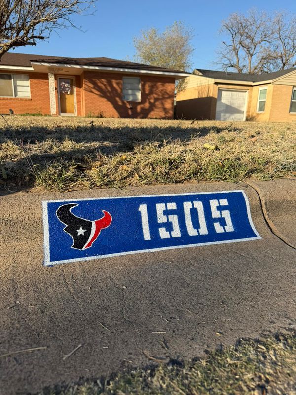 Curb Number Repainting