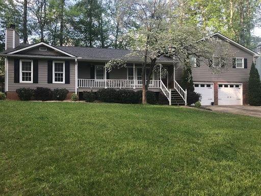 Woodstock Roofing Renewal: Elevating Curb Appeal and Durability