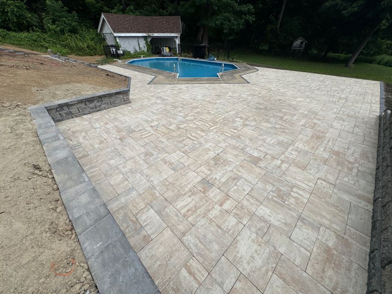 Saratoga paver patio, wall and stairs