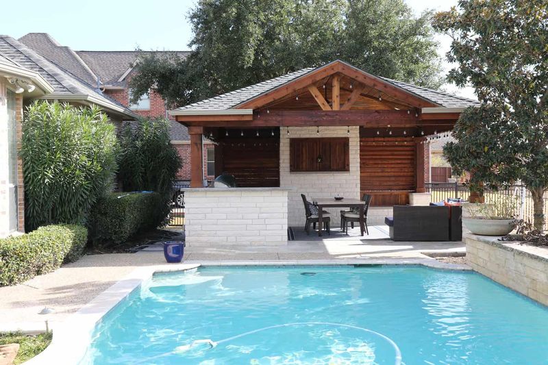 Outdoor Kitchen Construction