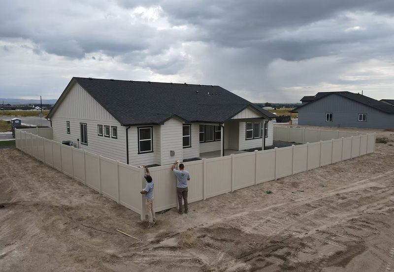 Vinyl Privacy Fence 