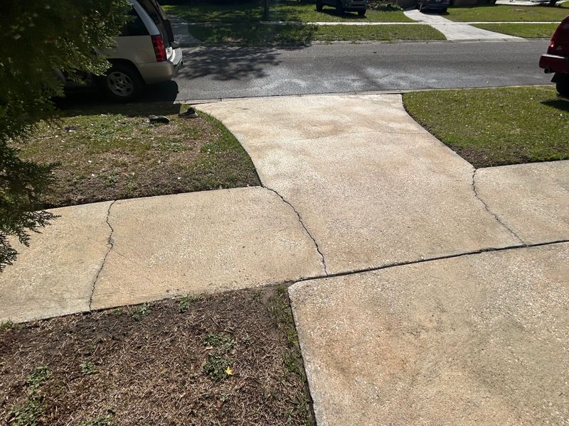 Driveway and Sidewalk Cleaning
