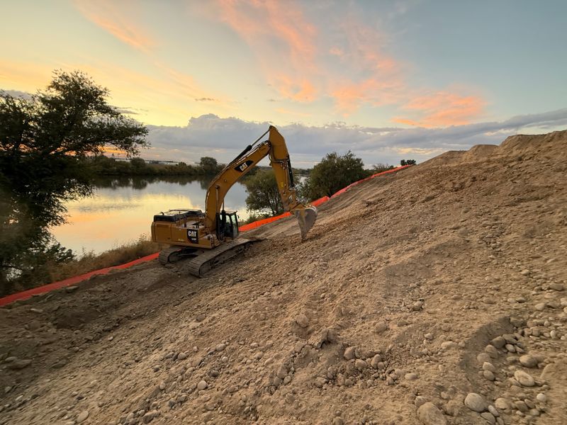 Residential & Commercial Excavation