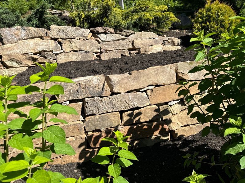 Retaining Walls, Walkways and Patios