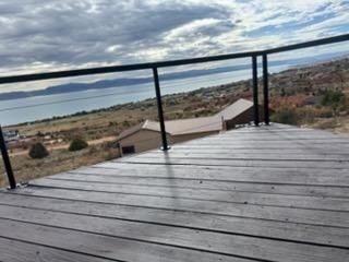 Custom decks & handrails