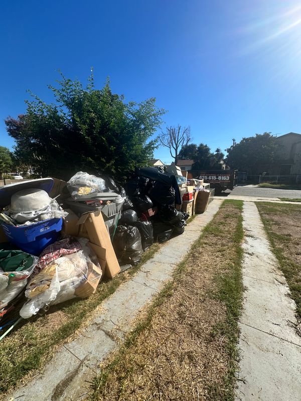 Swift Transformation: Santa Clarita's Top Junk Removal Service Clears 2 Years of Clutter in 45 Minutes