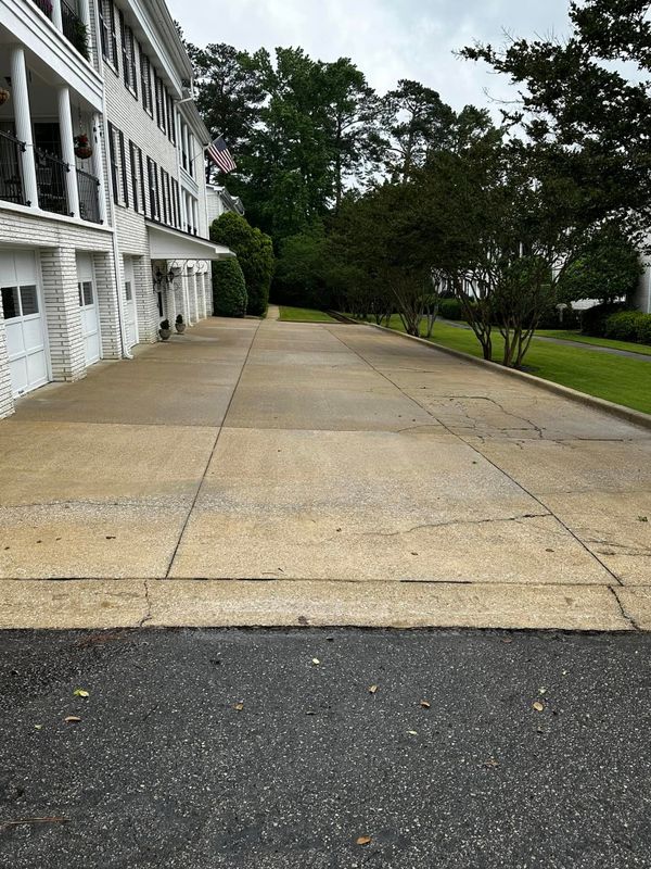 Driveway and Sidewalk Cleaning