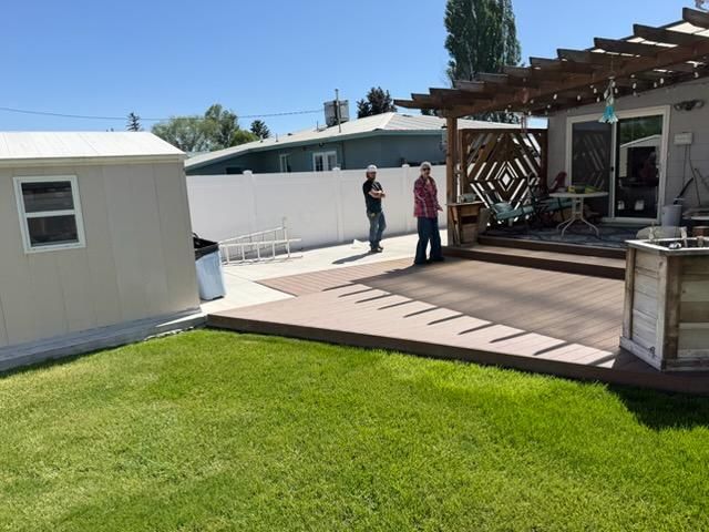 Custom decks & handrails
