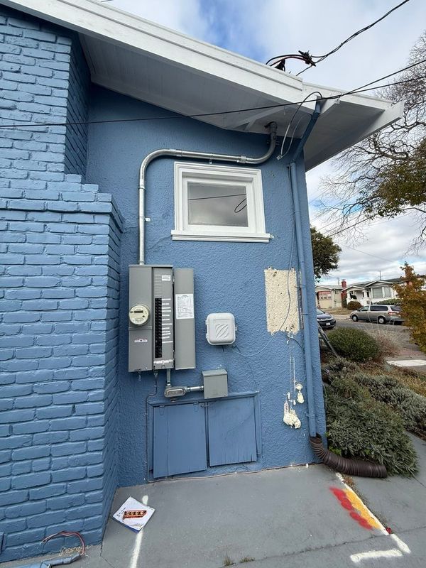 Circuit Breaker Installation and Repair