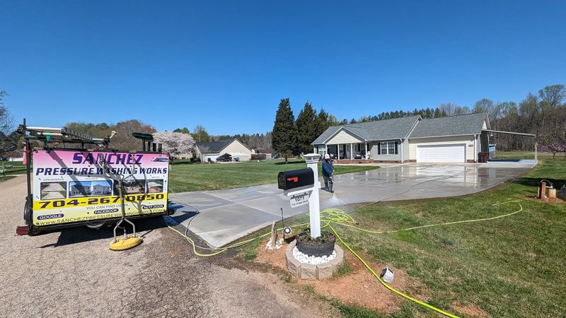 Driveway and Sidewalk Cleaning