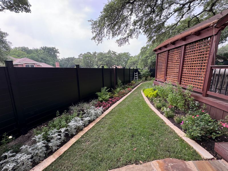 Sleek Fence 