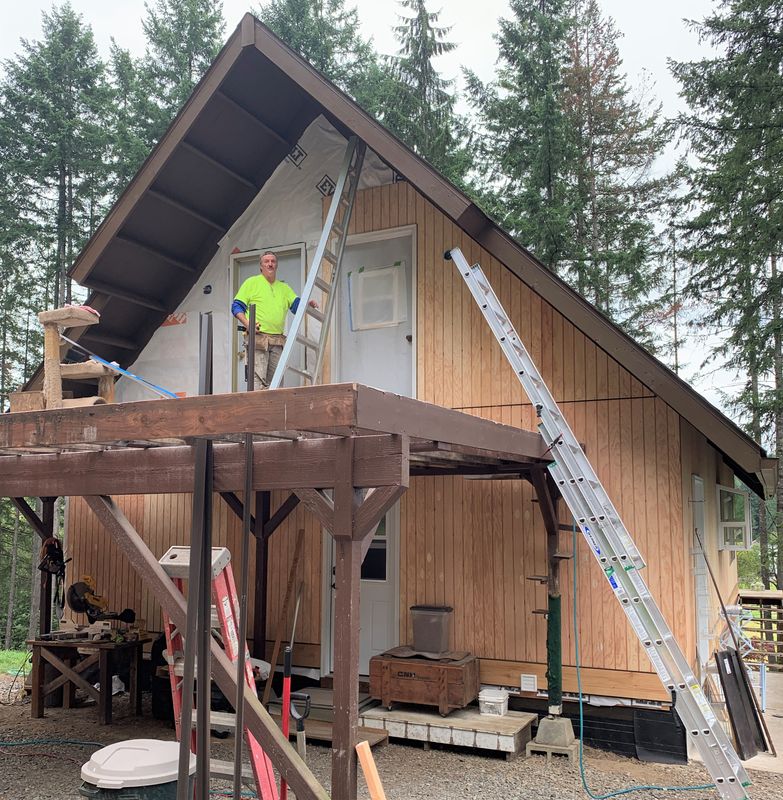 Transformative Cabin Remodeling by Racketty Boom Construction