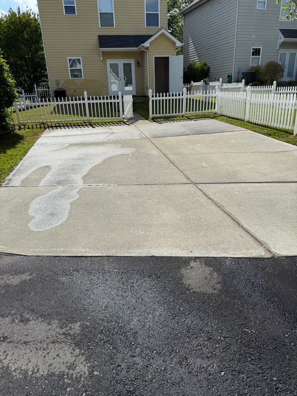 Driveway and Sidewalk Cleaning