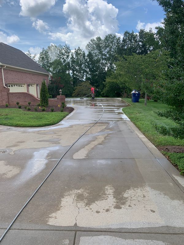 Driveway and Sidewalk Cleaning