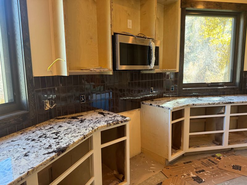 Kitchen Backsplash Tiling