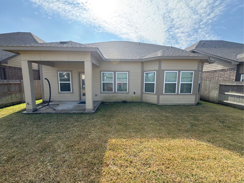 "Revitalizing Homes with a Gentle Touch: Softwash Success in Arcola, TX"