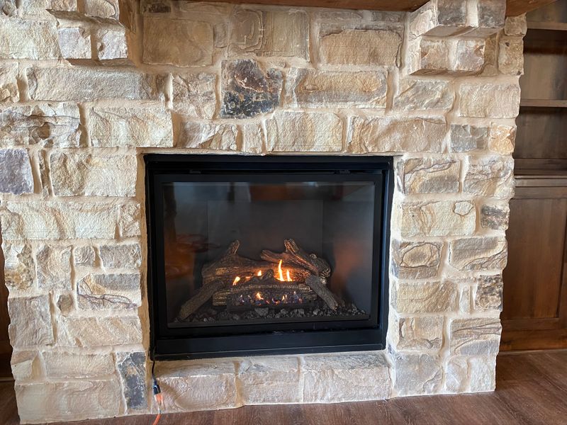 Gas logs