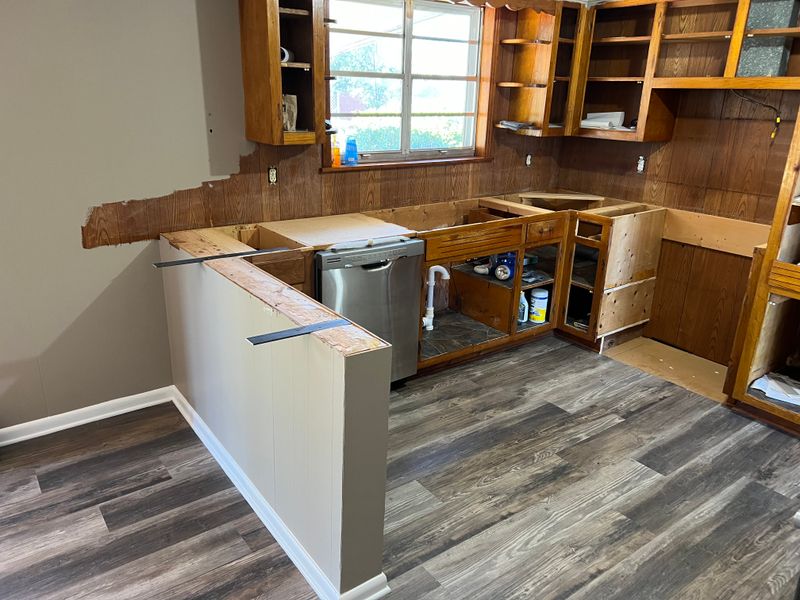 Granite Dreamscape: Transformative Kitchen Upgrade in Clanton, AL by Rojas Renovations