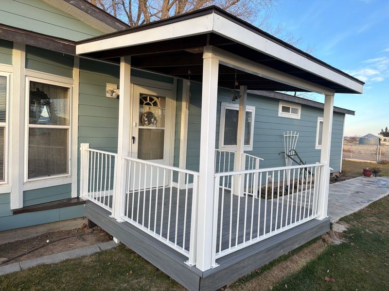 Custom decks & handrails