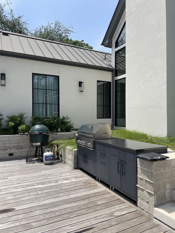 Outdoor Kitchen