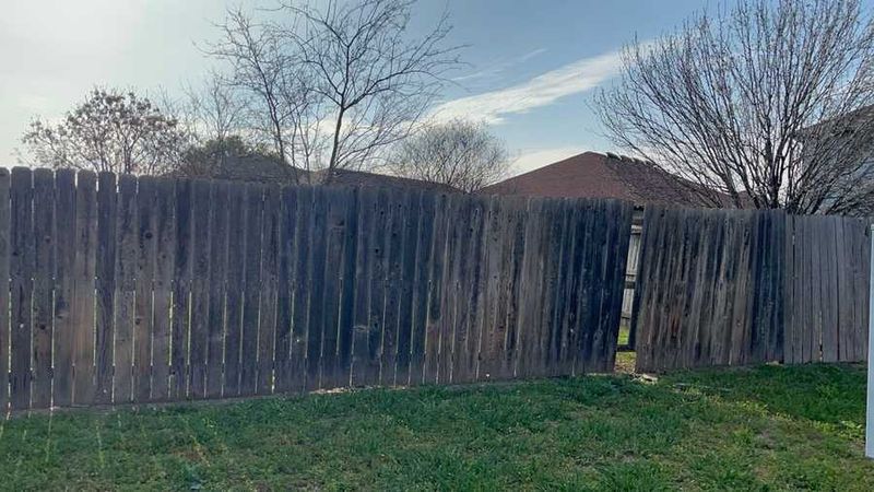 Fence Repair and Maintenance