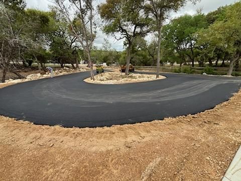 Asphalt paving