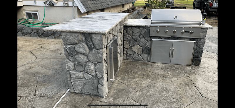 Outdoor Kitchens & Countertops