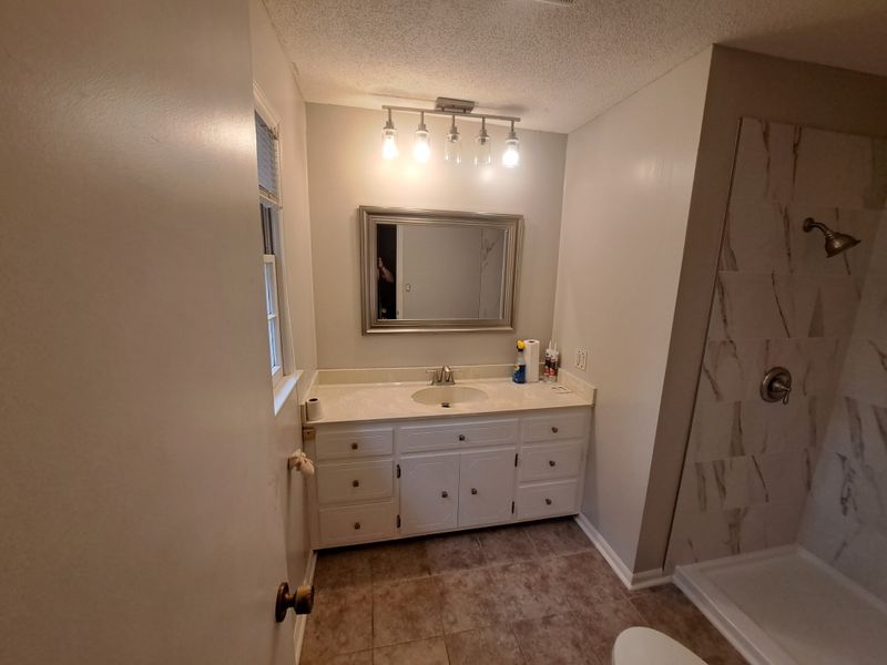 Bathroom & Kitchen Remodeling
