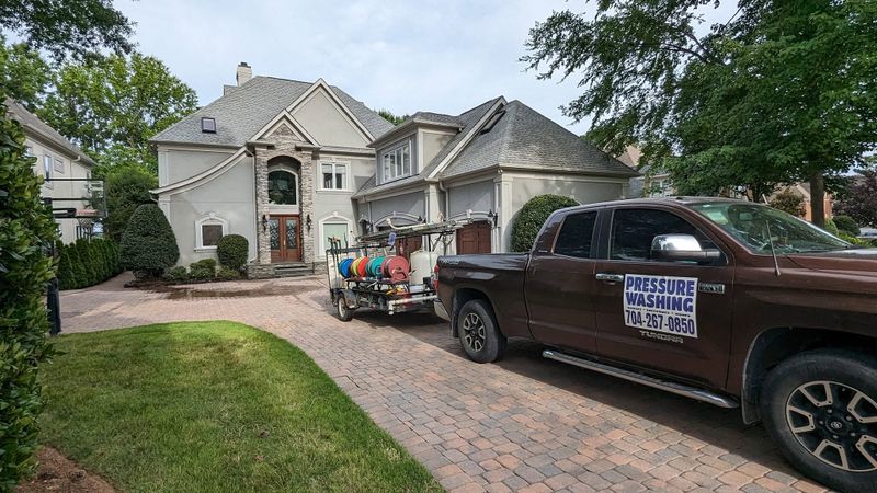 Driveway and Sidewalk Cleaning