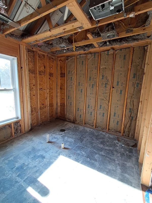 Tunnel's To Towers - ADA Compliant, Deck and Bath